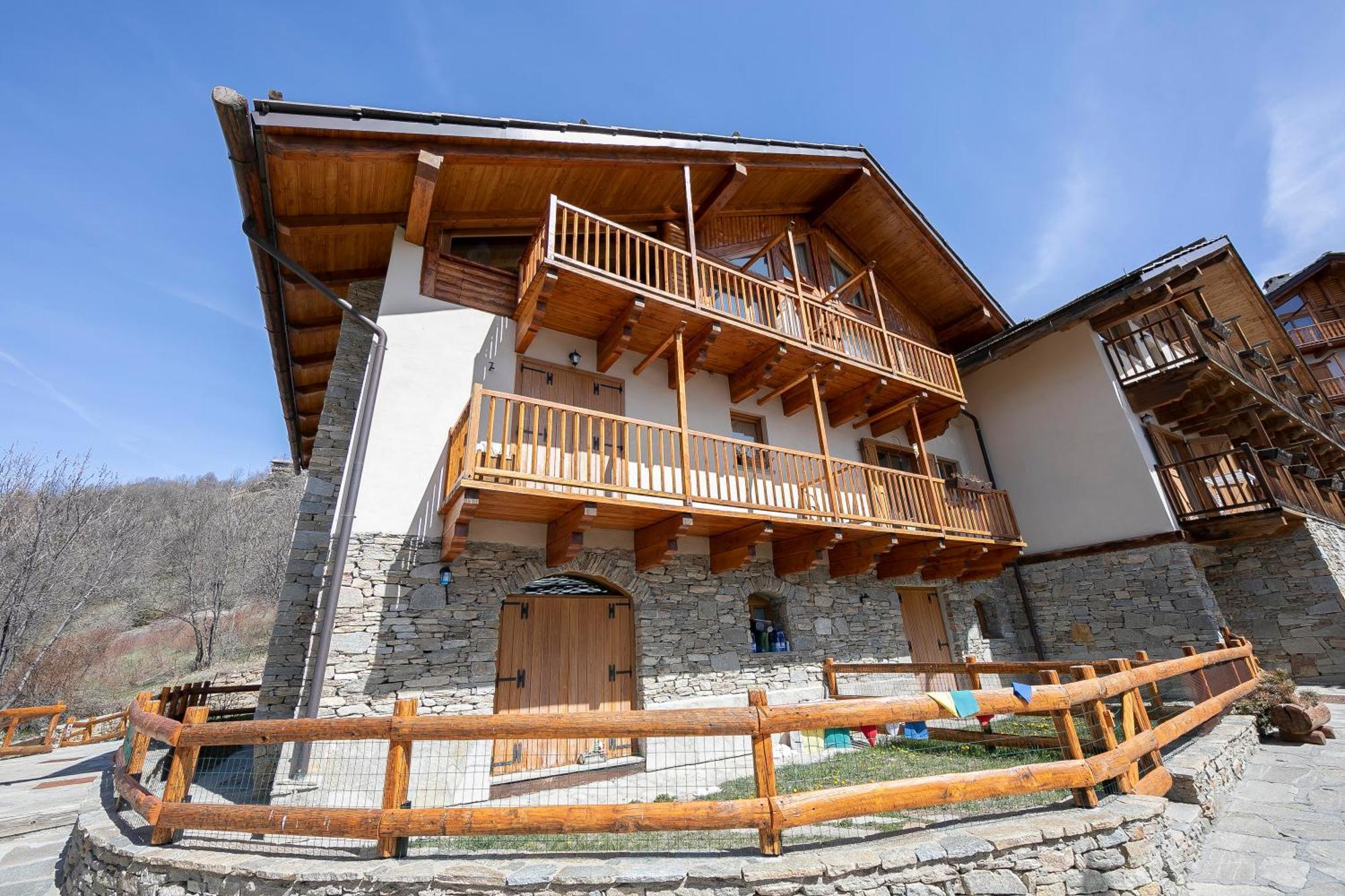 Rebecca'S House Few Steps From Skiing - Happy Rentals Bardonecchia Esterno foto